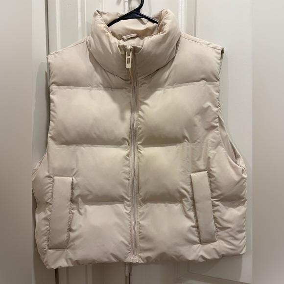 Zara Jackets & Blazers - Zara Women's Beige Puffer Vest